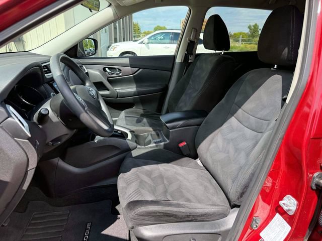 Used 2016 Nissan Rogue SV FWD image 16