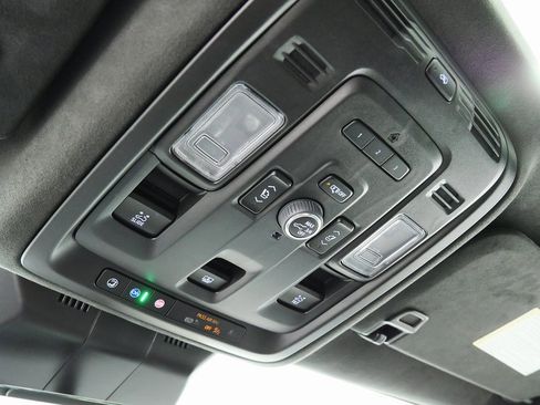 Used 2023 Cadillac Escalade ESV V image 38