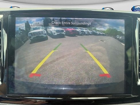 Used 2024 Chrysler Pacifica Touring-L FWD image 29