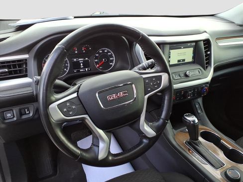 Used 2019 GMC Acadia SLE image 12