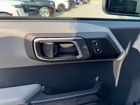 Used 2023 Ford Bronco Big Bend w/ Sasquatch Package AWD/4WD image 11
