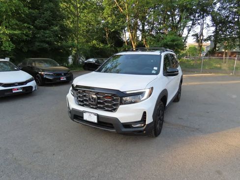 Certified 2023 Honda Passport TrailSport image 1