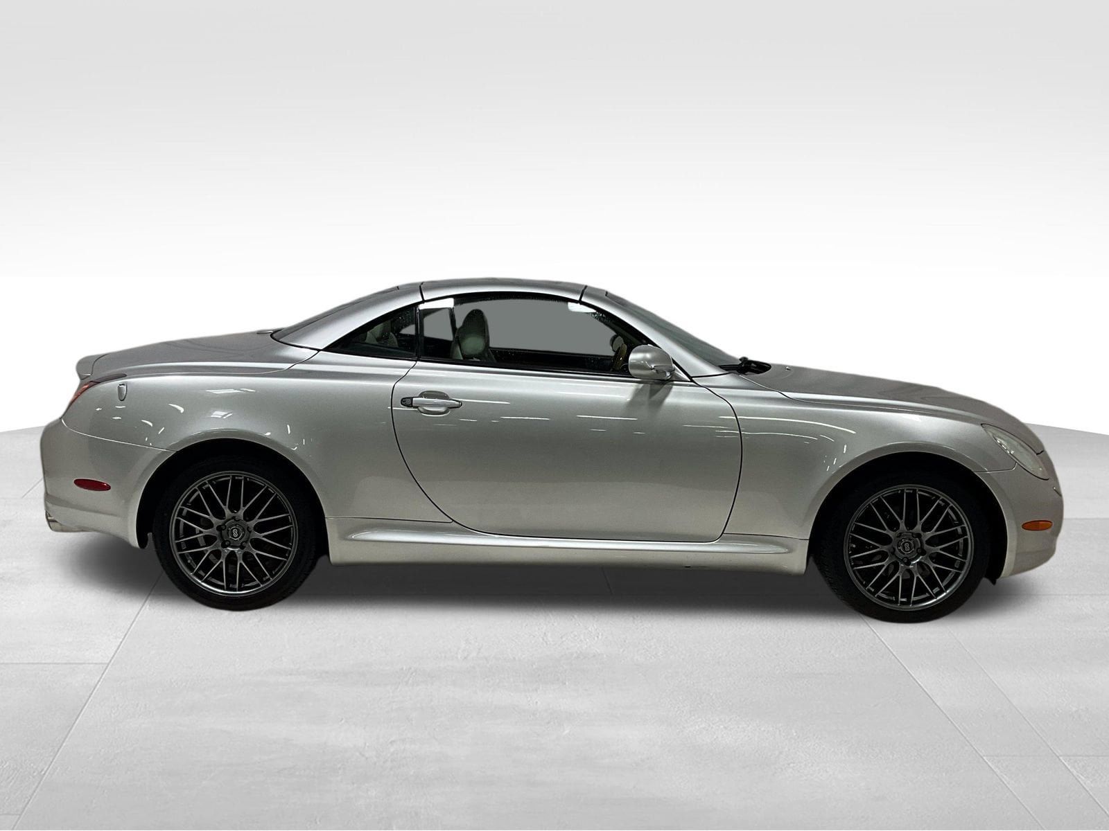Used 2004 Lexus SC 430 Convertible RWD image 5