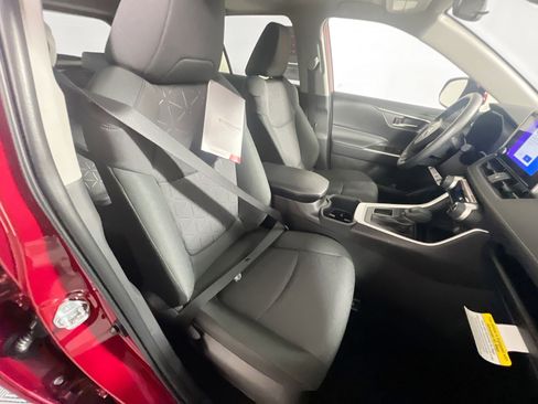 New 2025 Toyota RAV4 XLE image 30