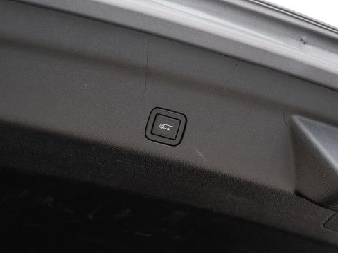 Used 2021 GMC Yukon XL Denali w/ Denali Premium Package RWD image 60