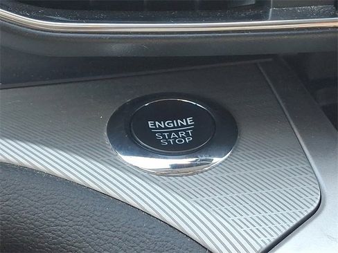 Certified 2022 Ford Explorer XLT w/ Equipment Group 202A image 24