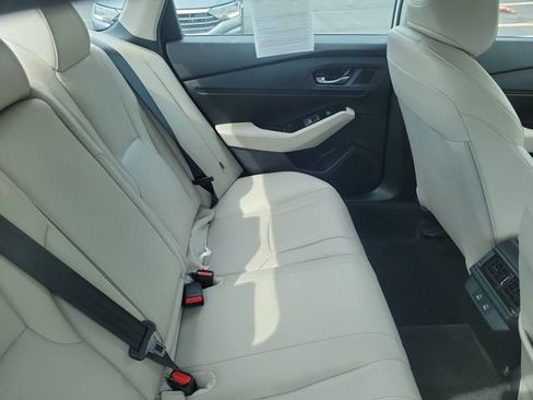 Used 2025 Honda Accord Touring image 4