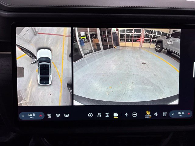 Used 2025 Rivian R1S Adventure Dual AWD/4WD image 29