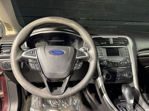 Used 2013 Ford Fusion SE image 12