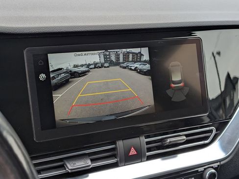 Used 2022 Kia Niro EX Premium w/ Cold Weather Package image 28