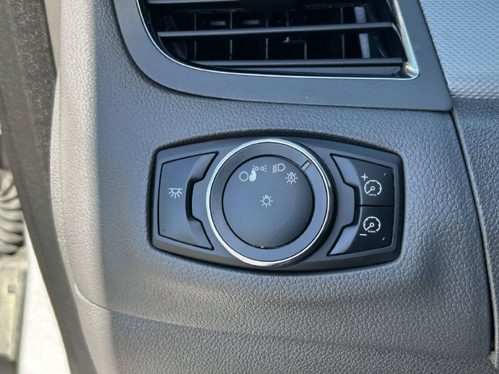 Used 2013 Ford Edge SEL FWD image 19