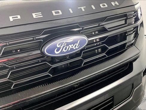 Used 2025 Ford Expedition Active AWD/4WD image 30