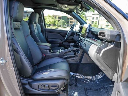 Used 2025 Toyota Tacoma TRD Pro AWD/4WD image 16