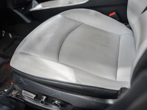 Used 2017 Toyota Prius Four image 28