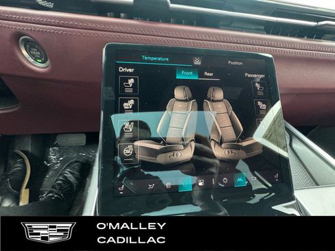 New 2026 Cadillac Escalade Luxury w/ LPO, Radiant Package image 24