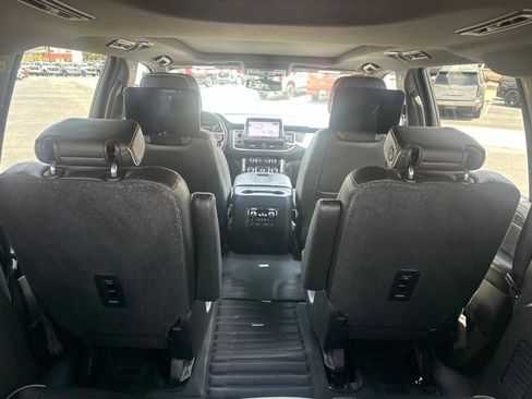 Used 2021 GMC Yukon XL SLT w/ SLT Premium Package AWD/4WD image 25