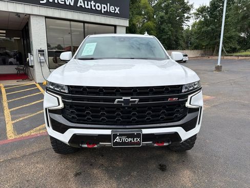 Used 2021 Chevrolet Tahoe Z71 w/ Z71 Off-Road Package AWD/4WD image 3