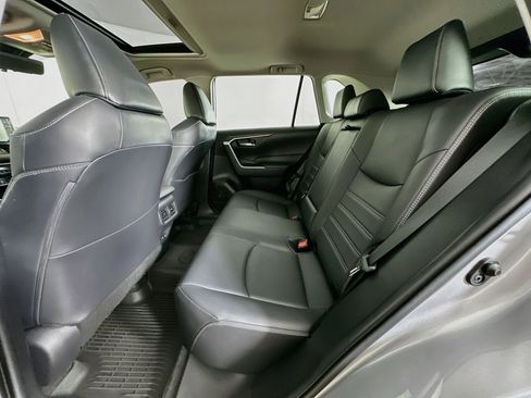 Used 2020 Toyota RAV4 XLE Premium AWD/4WD image 27