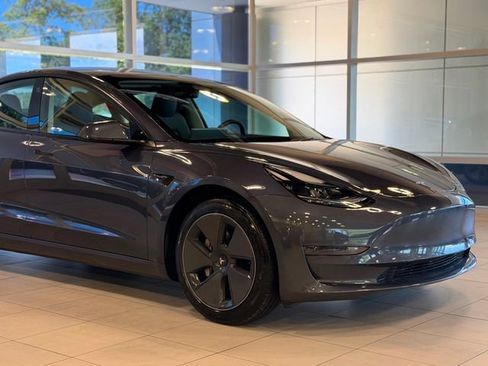 Used 2023 Tesla Model 3 Standard Range RWD image 5