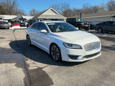 Used 2019 Lincoln MKZ Reserve FWD image 2