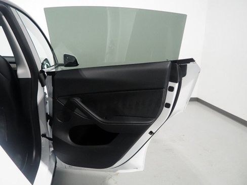 Used 2023 Tesla Model Y Long Range AWD/4WD image 57