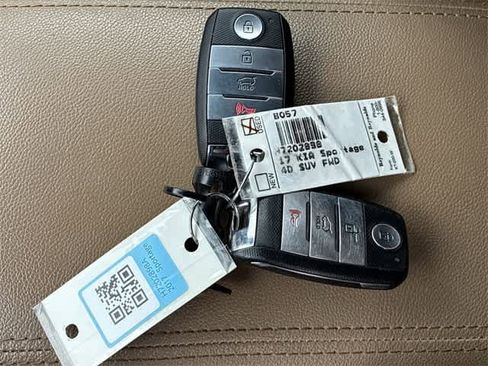 Used 2017 Kia Sportage SX image 38