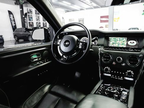Used 2021 Rolls-Royce Cullinan AWD/4WD image 32