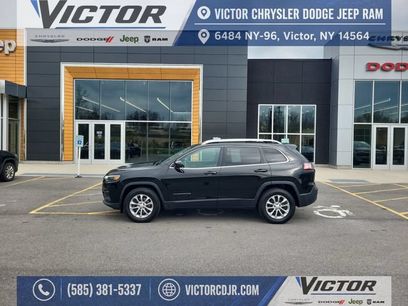 Used 2019 Jeep Cherokee Latitude w/ Popular Appearance Group