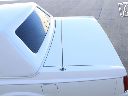 Used 1989 Lincoln Town Car image 34