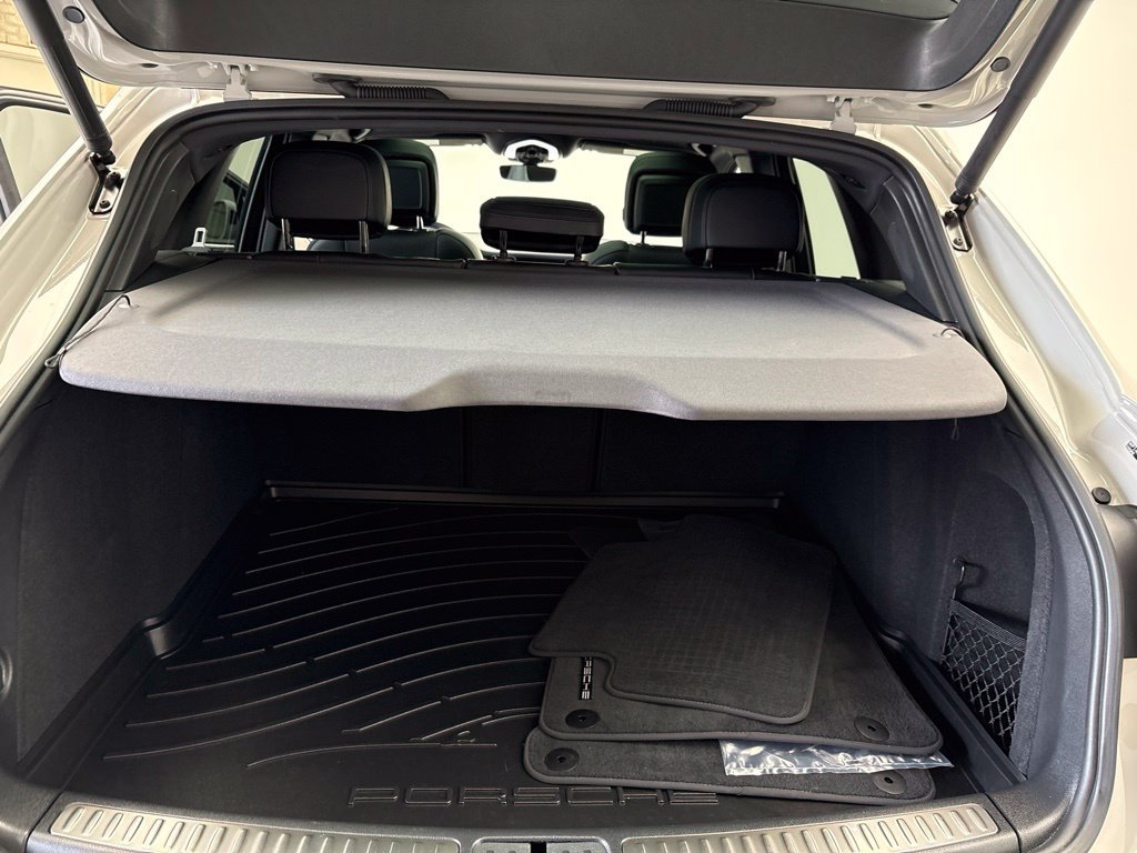 Certified 2023 Porsche Macan S AWD/4WD image 21