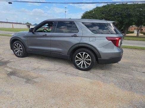 Used 2022 Ford Explorer ST-Line RWD image 7