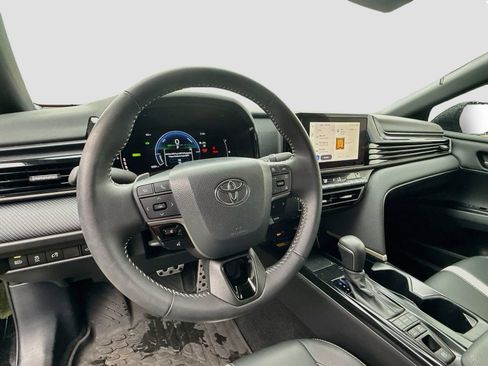 Used 2026 Toyota Camry SE FWD image 12
