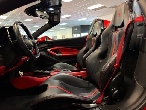 Used 2021 Ferrari F8 Tributo RWD image 19