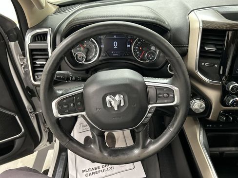 Used 2019 RAM 1500 Laramie AWD/4WD image 4