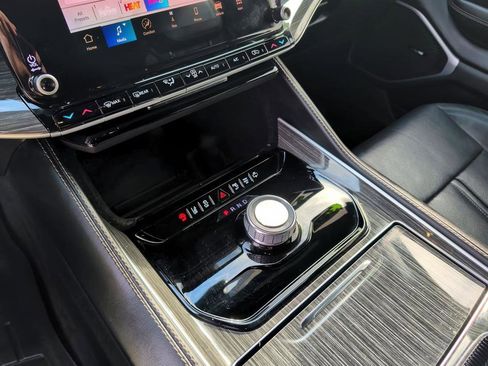 Used 2022 Jeep Wagoneer Series II w/ Flexible Seating Group image 26