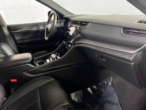 Used 2022 Jeep Grand Cherokee Overland w/ Luxury Tech Group IV image 31