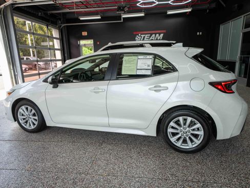 Used 2024 Toyota Corolla SE FWD image 2