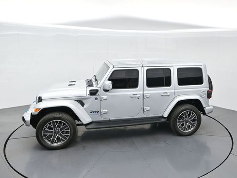 Used 2022 Jeep Wrangler Unlimited Sahara image 64