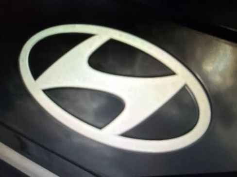 Used 2025 Hyundai Elantra SEL FWD image 8