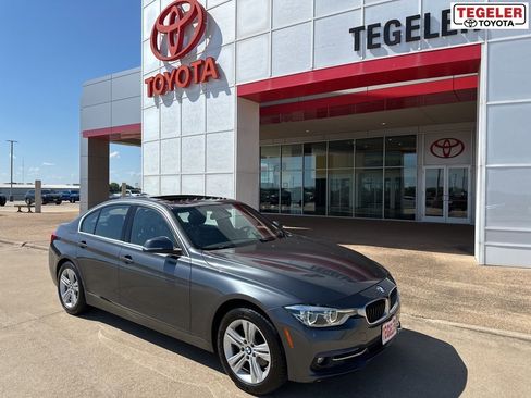 Used 2018 BMW 330i Sedan image 1