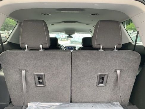 Used 2022 GMC Acadia SLE image 21