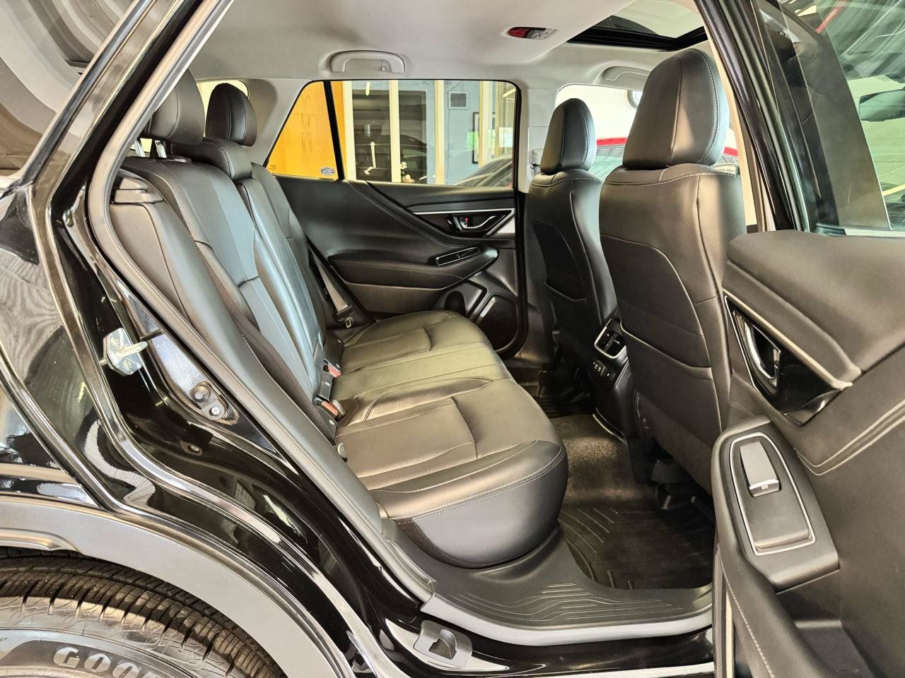 Used 2022 Subaru Outback Limited AWD/4WD image 30