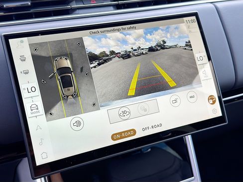 New 2025 Land Rover Range Rover SE image 37