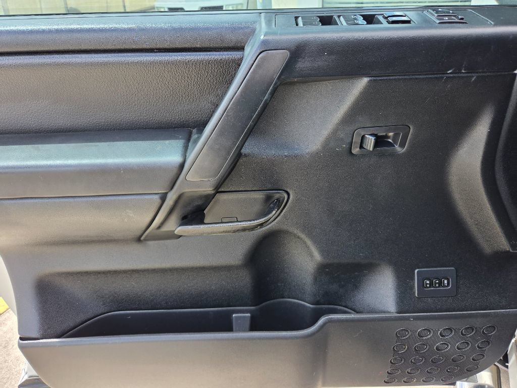 Used 2014 Nissan Titan SL AWD/4WD image 14