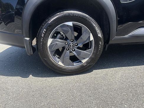Certified 2026 Nissan Rogue SV w/ SV Premium Package FWD image 14