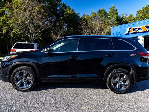 Used 2017 Toyota Highlander Limited Platinum AWD/4WD image 3