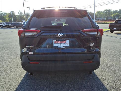Used 2021 Toyota RAV4 XLE AWD/4WD image 11