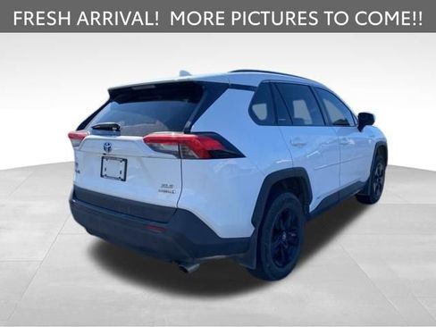 Certified 2021 Toyota RAV4 XLE w/ Convenience Package image 4