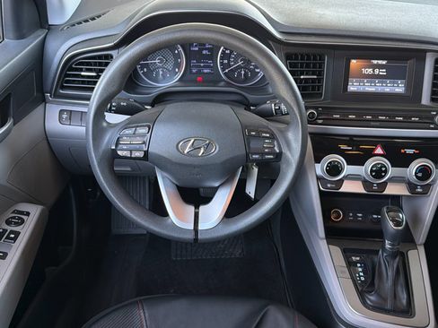 Used 2019 Hyundai Elantra SE FWD image 13