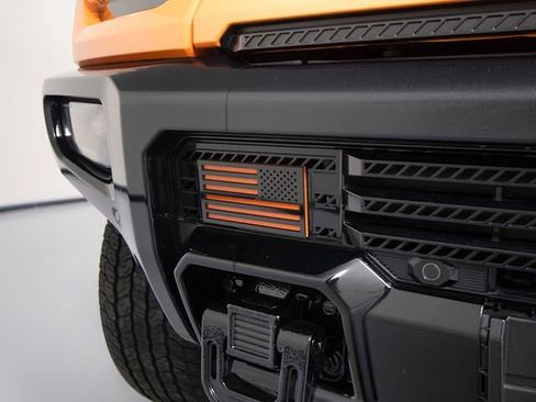 Used 2024 GMC Hummer EV 3X w/ LPO, Illumination Package image 39